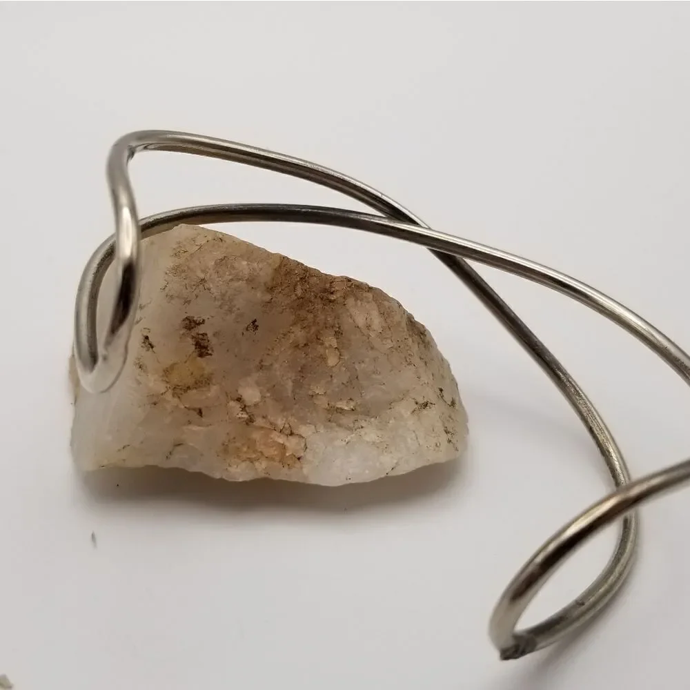 Eternity twist cuff bracelet. B435